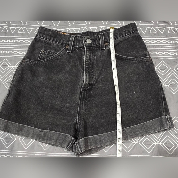 Levis Vintage Orange Tag High Waisted Cuffed Black Denim Shorts Size 7 - Picture 6 of 6